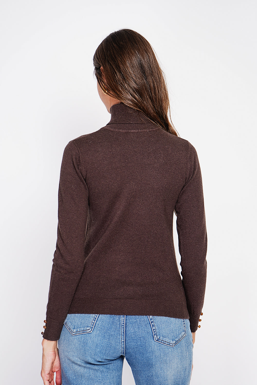 Classic turtleneck sweater knitted in 2 threads with long sleeves