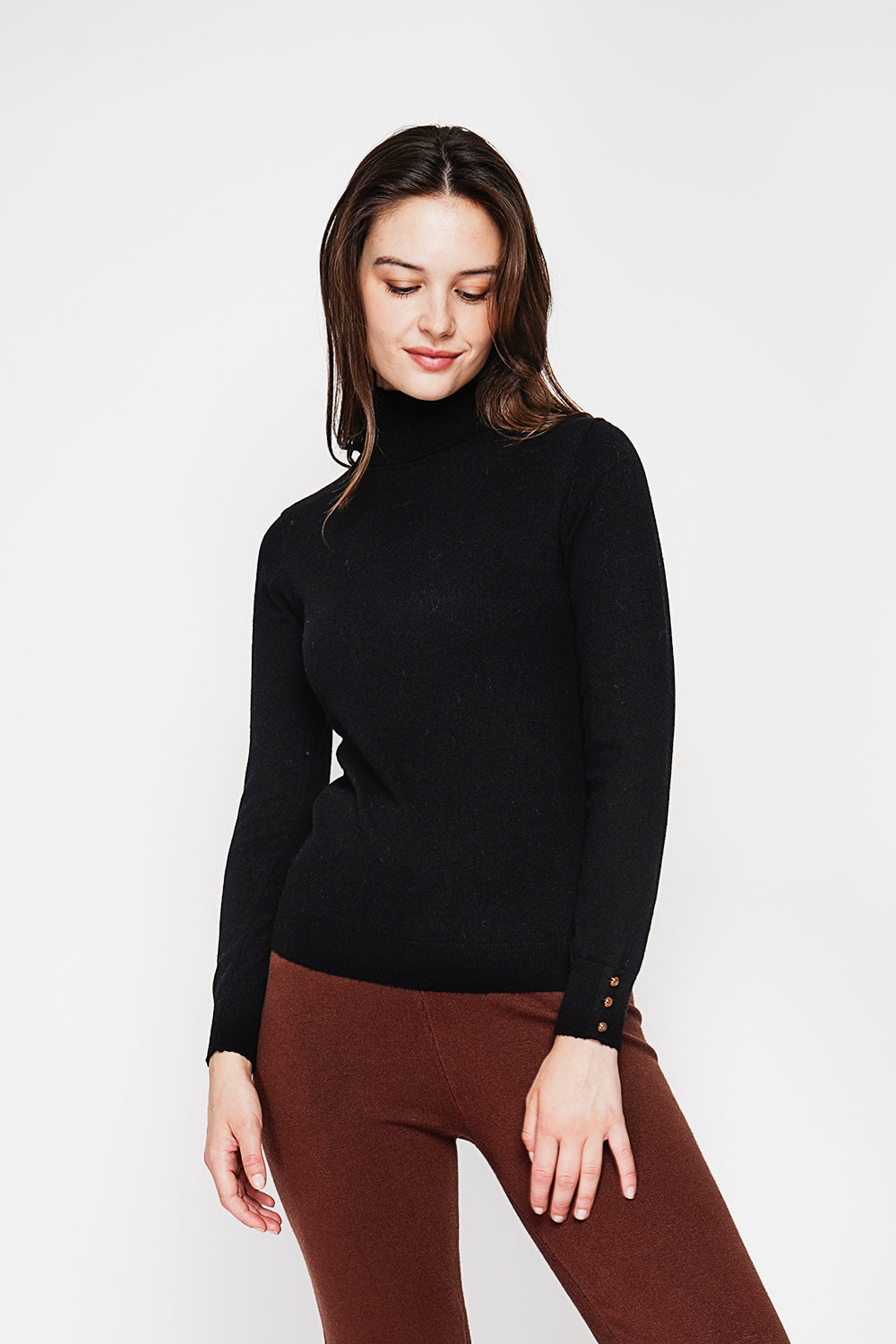 Classic turtleneck sweater knitted in 2 threads with long sleeves – Black – C&Jo