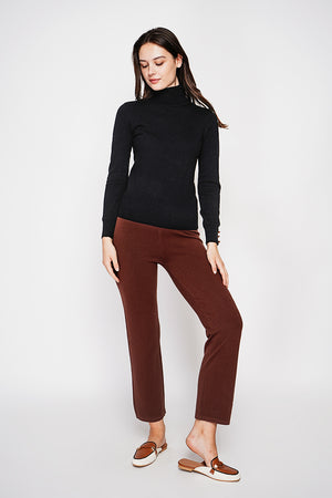 Classic turtleneck sweater knitted in 2 threads with long sleeves