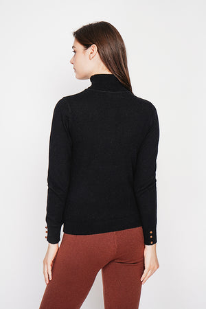Classic turtleneck sweater knitted in 2 threads with long sleeves
