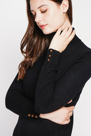 Classic turtleneck sweater knitted in 2 threads with long sleeves