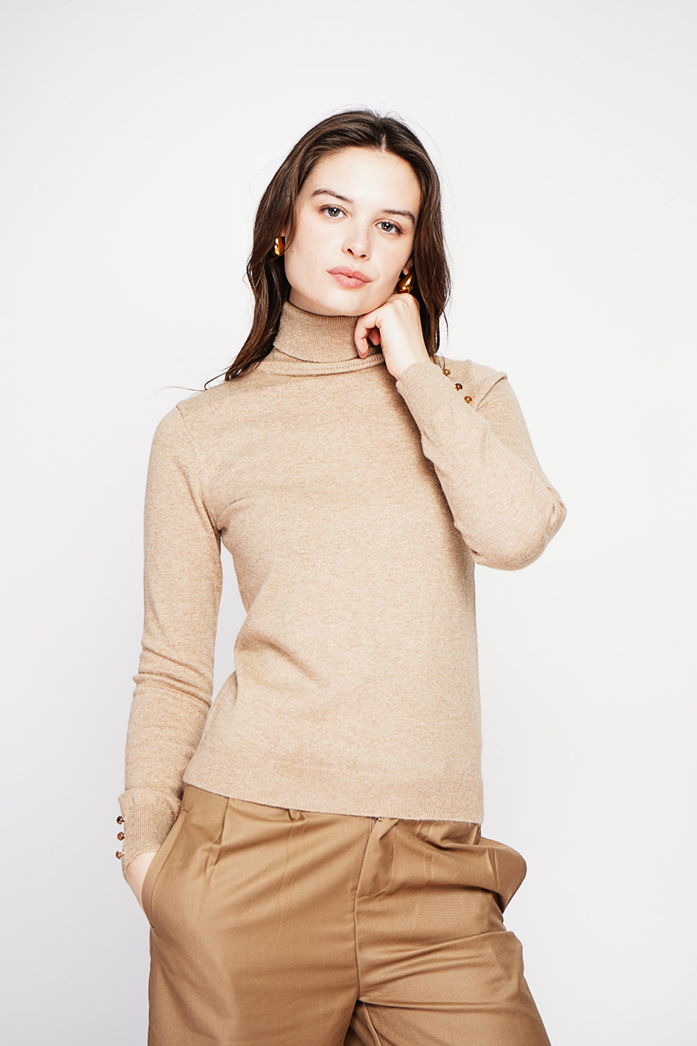 Classic turtleneck sweater knitted in 2 threads with long sleeves – Nougat – C&Jo