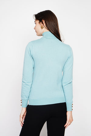 Classic turtleneck sweater knitted in 2 threads with long sleeves