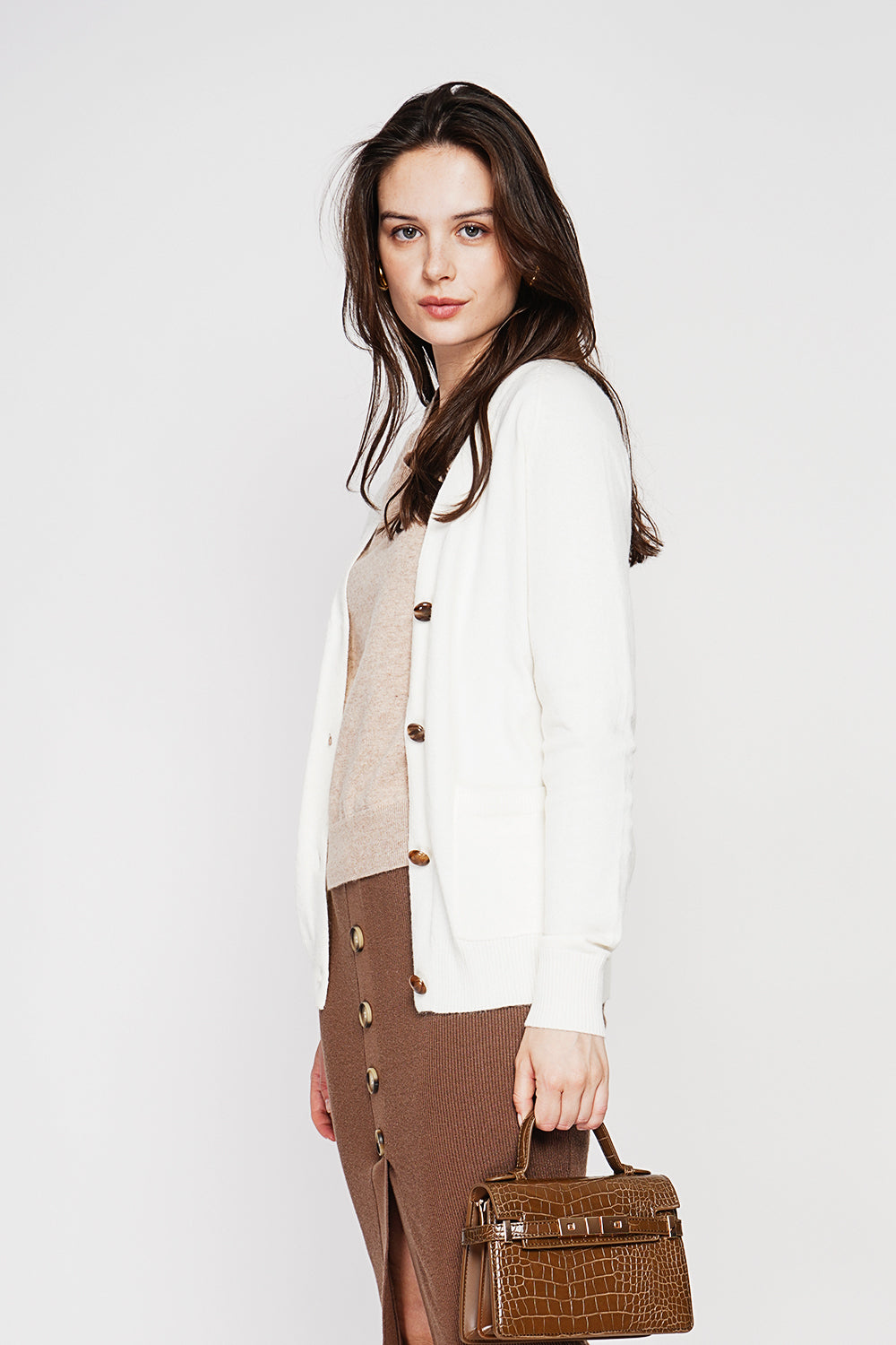 Fancy buttoned v-neck oversized fit vest with long sleeve pockets – Off white – C&Jo