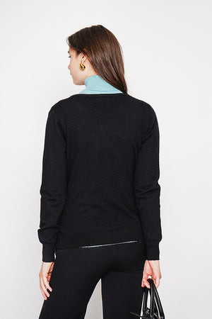 Fancy buttoned crew neck vest with long sleeves