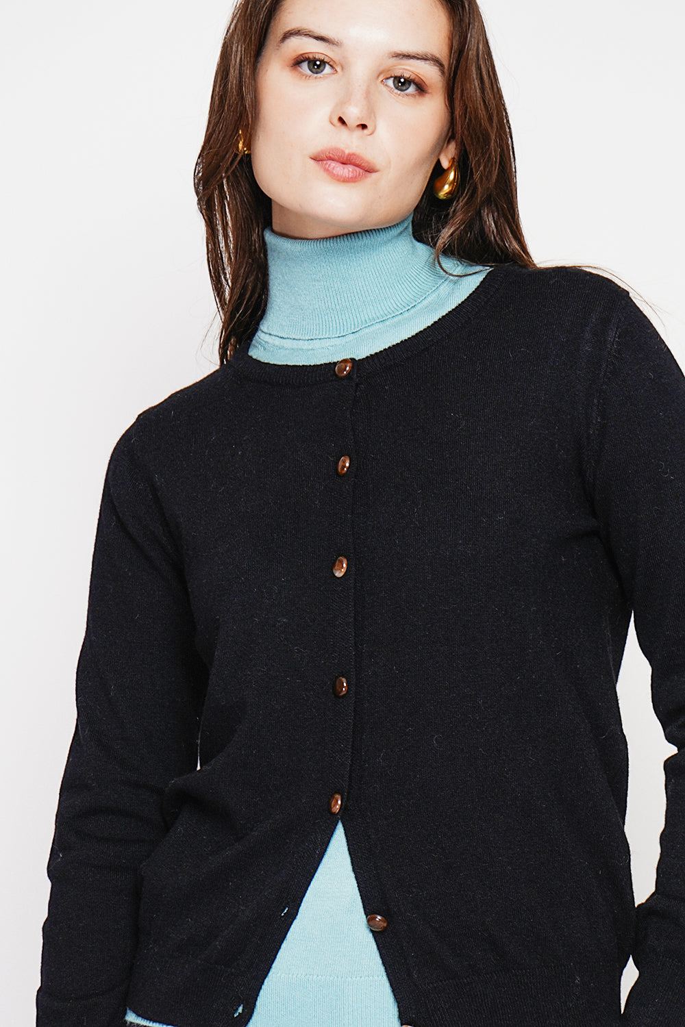 Fancy buttoned crew neck vest with long sleeves