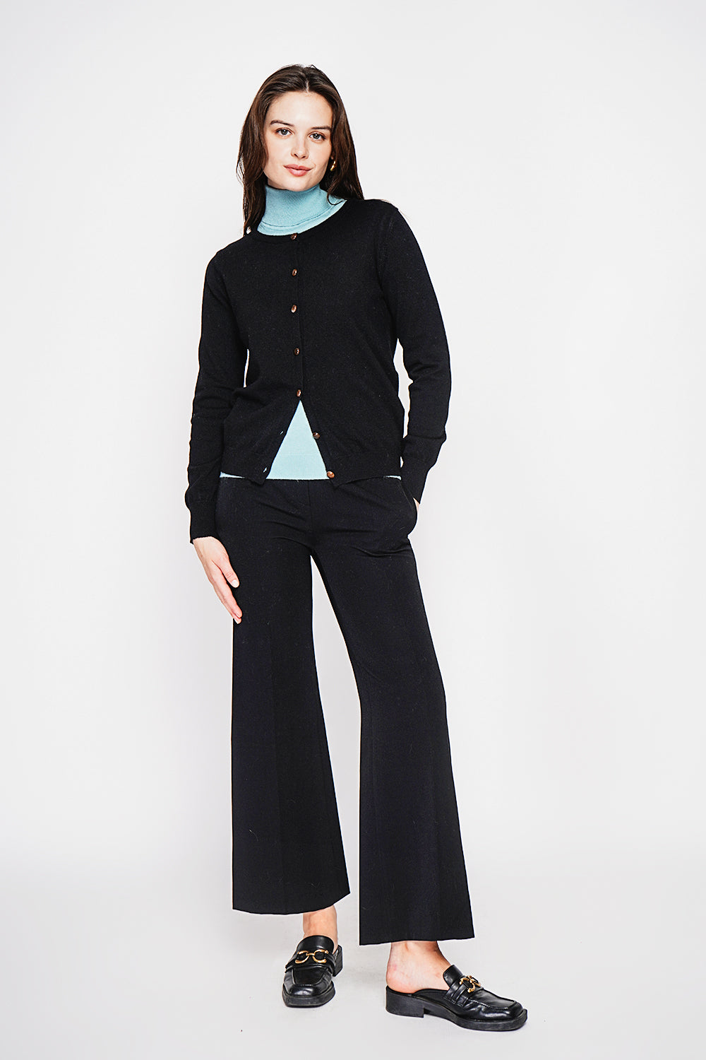 Fancy buttoned crew neck vest with long sleeves