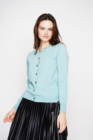 Fancy buttoned crew neck vest with long sleeves
