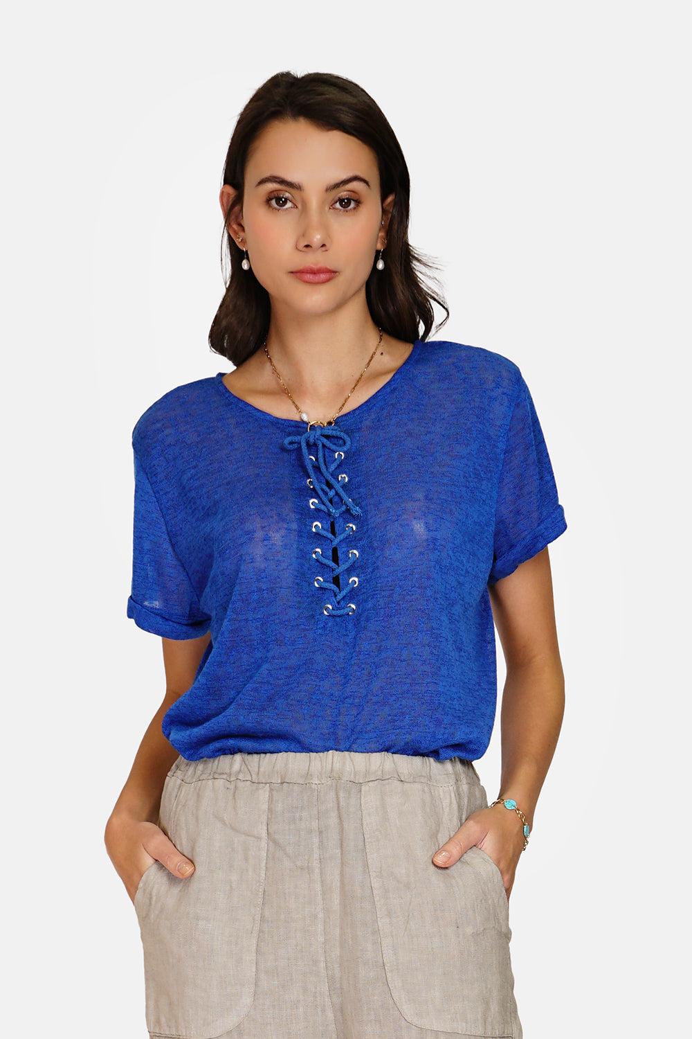 Short-sleeved lace-up front round neck T-shirt