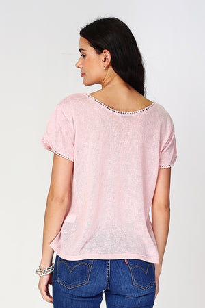 T-shirt with collar and short sleeves in embroidery with an open back