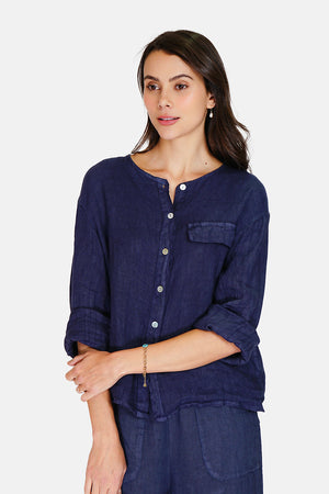 Front patch pocket shirt with long sleeves