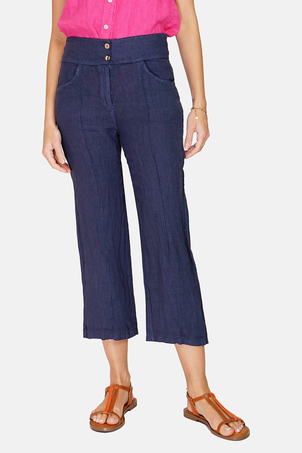 Dressy cropped trousers with zip closure and front pockets