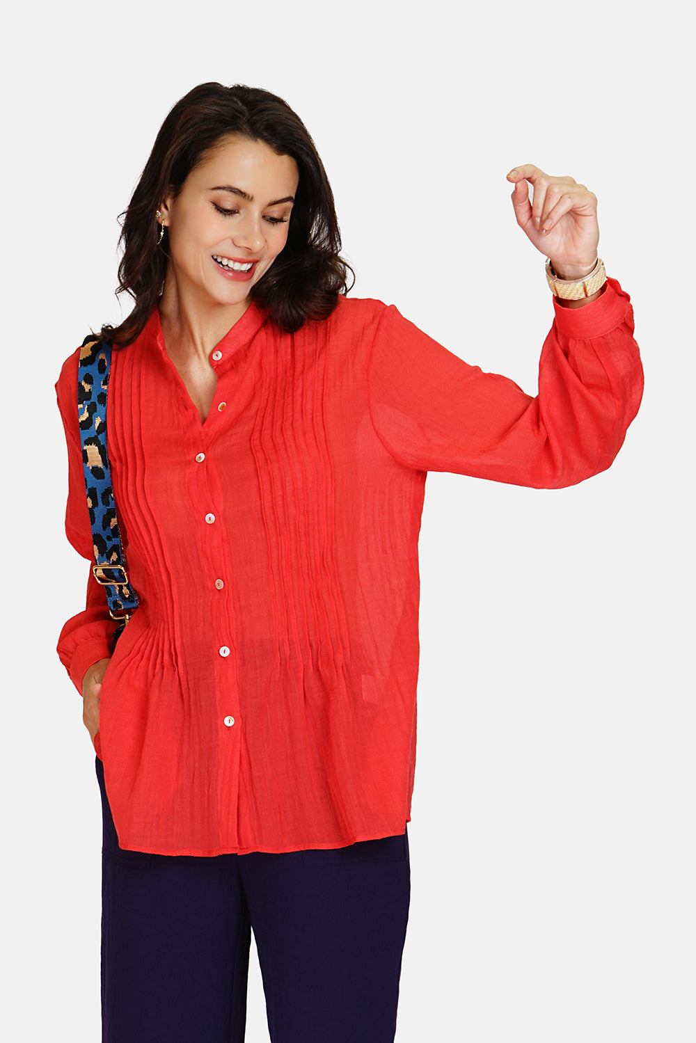 Tunic with mandarin collar, folded front, buttoned, long sleeves