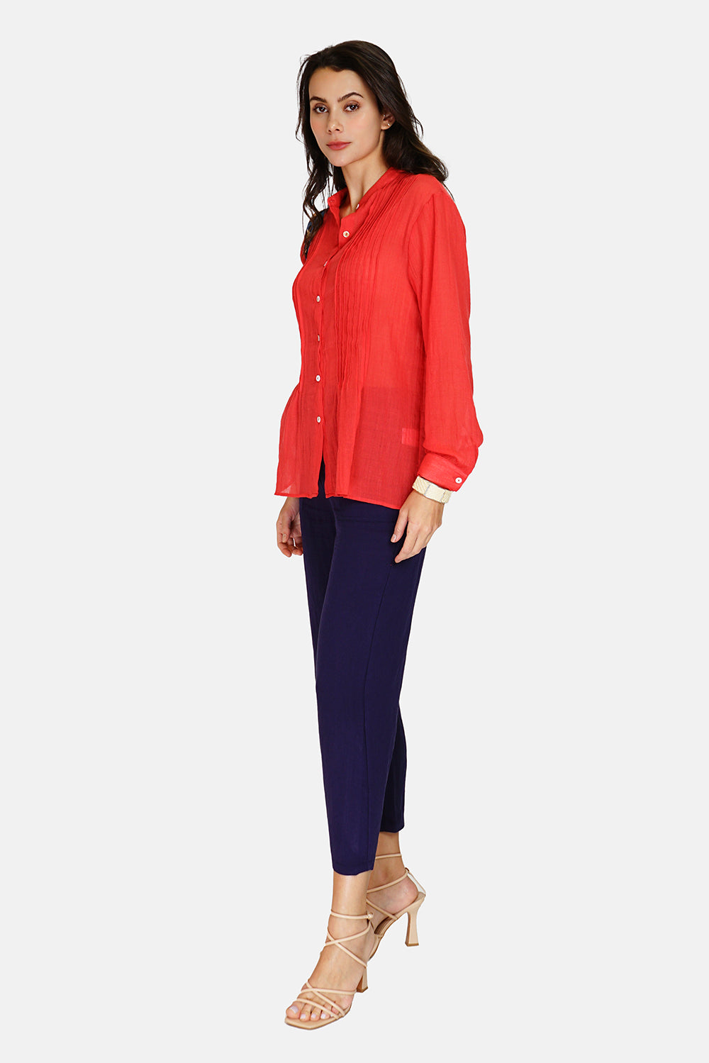 Tunic with mandarin collar, folded front, buttoned, long sleeves