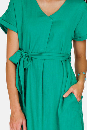 Short-sleeved mandarin collar trapeze dress with removable belt at the waist