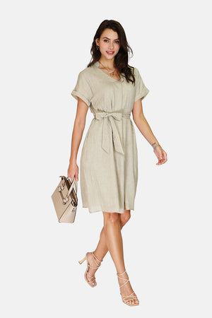 Short-sleeved mandarin collar trapeze dress with removable belt at the waist