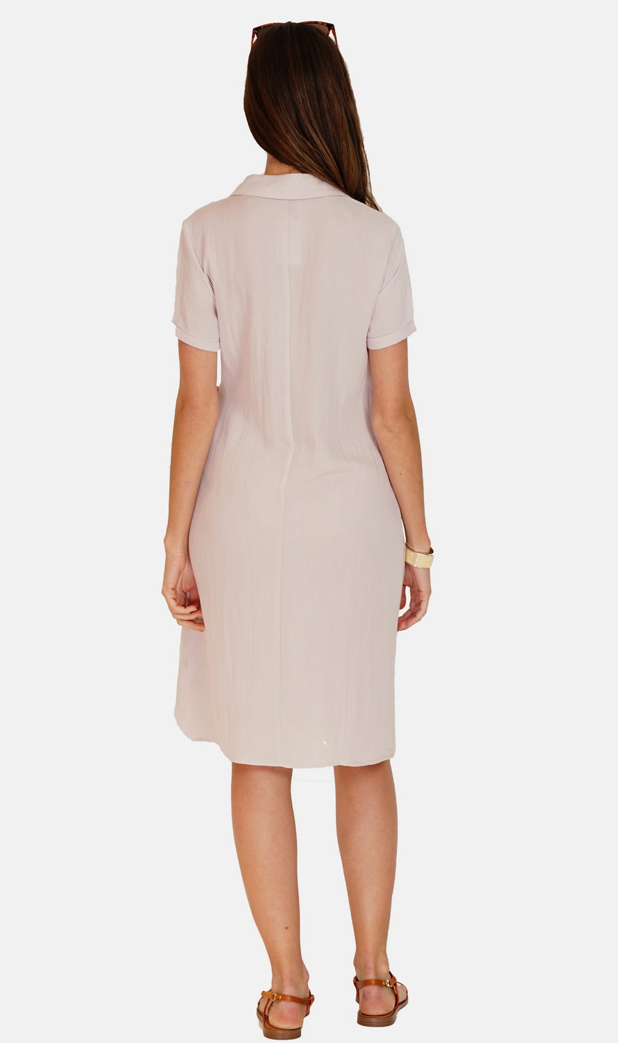 Short-sleeved shirt collar dress with buttoned front and waist tightening belt