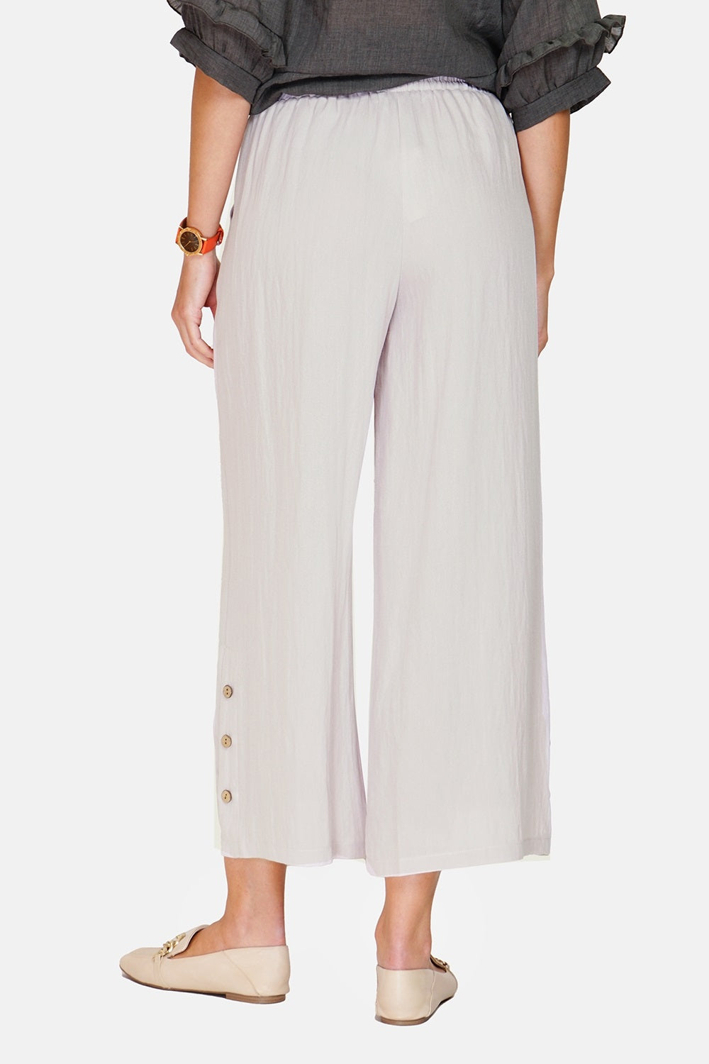 Wide pants with pockets on the sides, high waist, drawstring, batonnage bottom