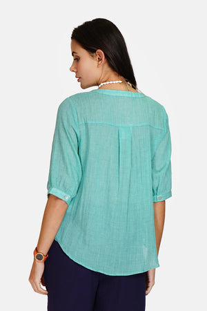 Round neck shirt, ribbed front with buttoned length sleeves