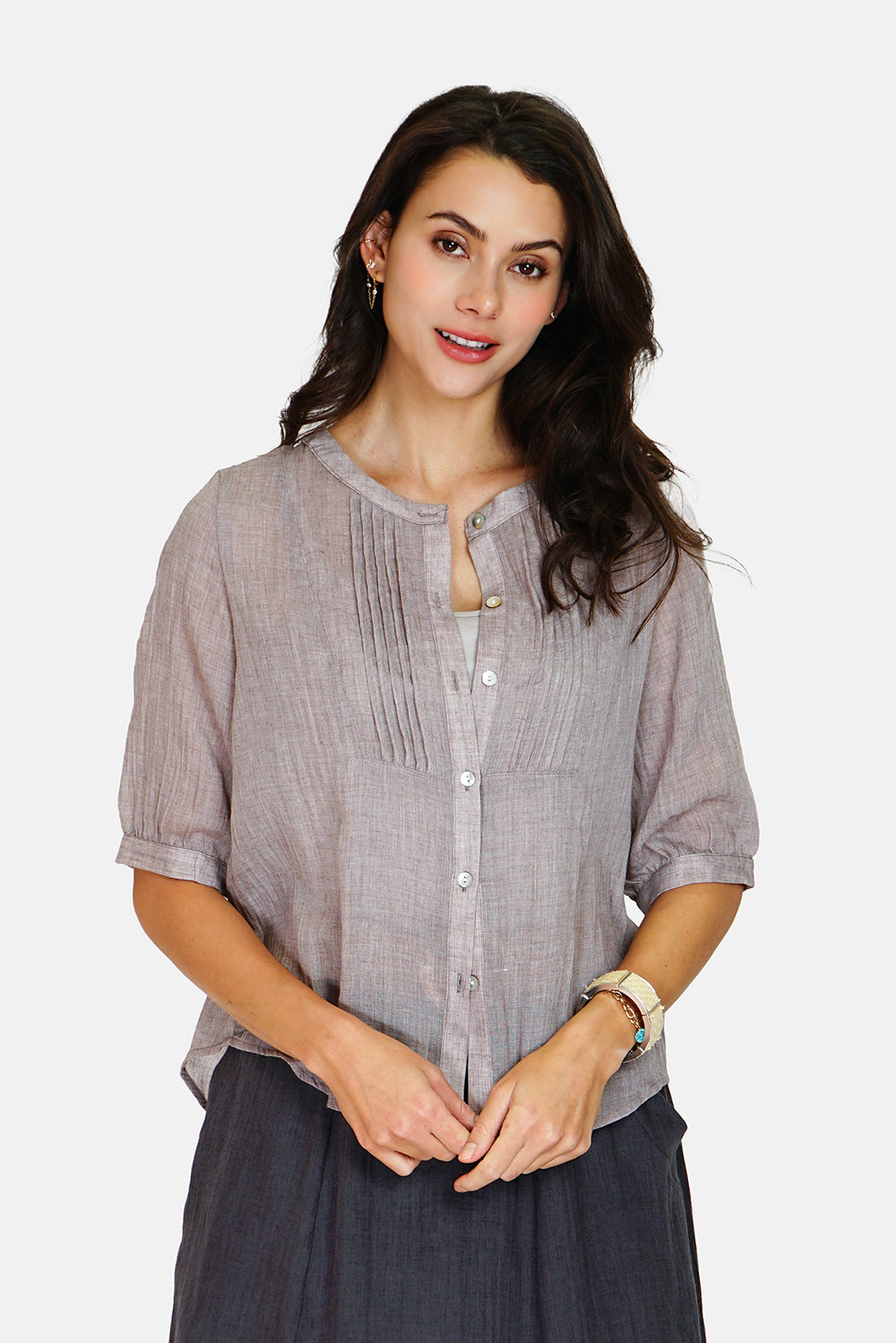 Round neck shirt, ribbed front with buttoned length sleeves