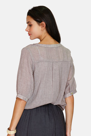 Round neck shirt, ribbed front with buttoned length sleeves