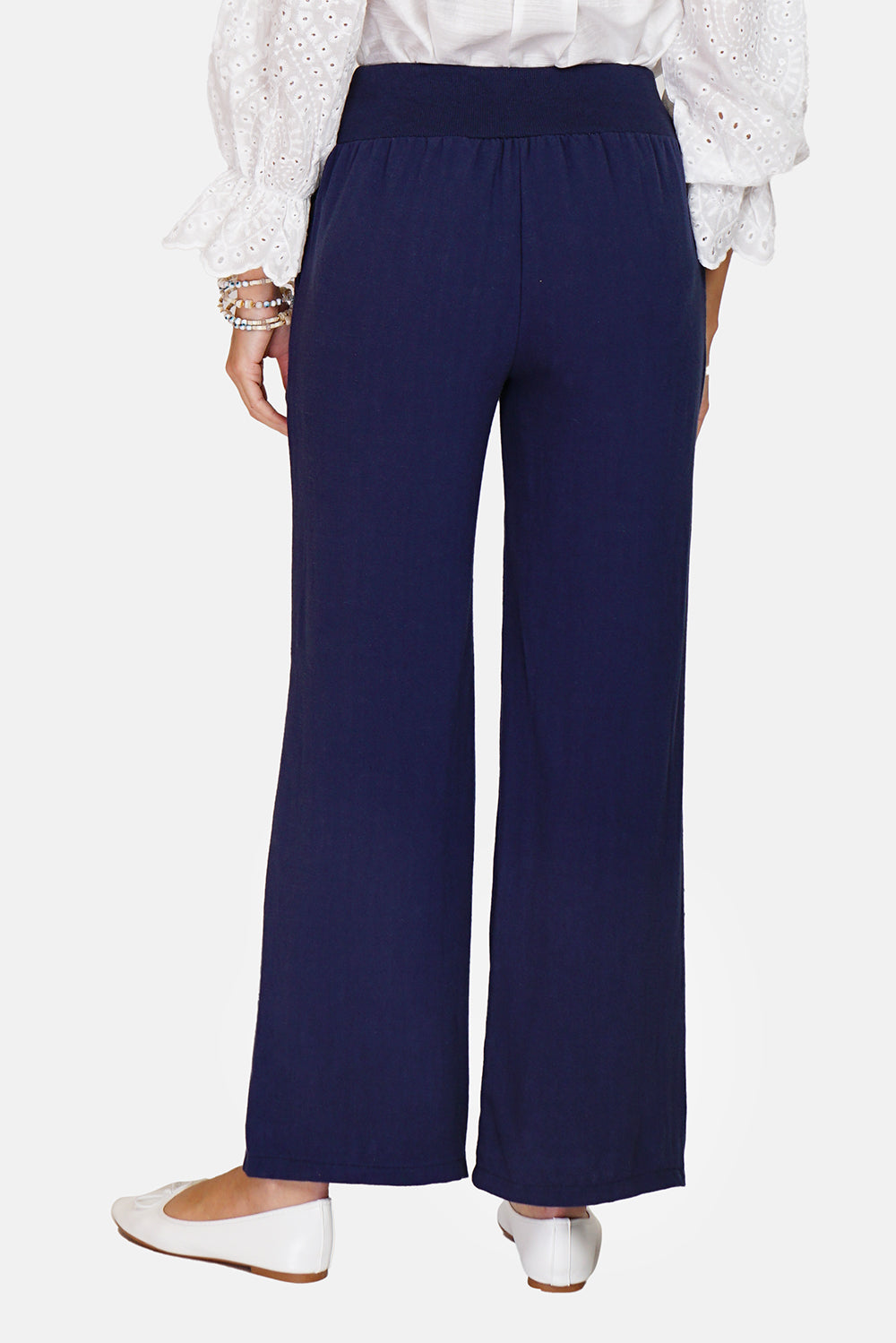High-waisted straight-cut pants with side pockets