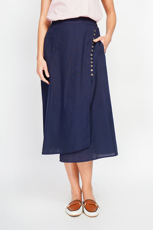 Buttoned front wrap skirt with side pockets