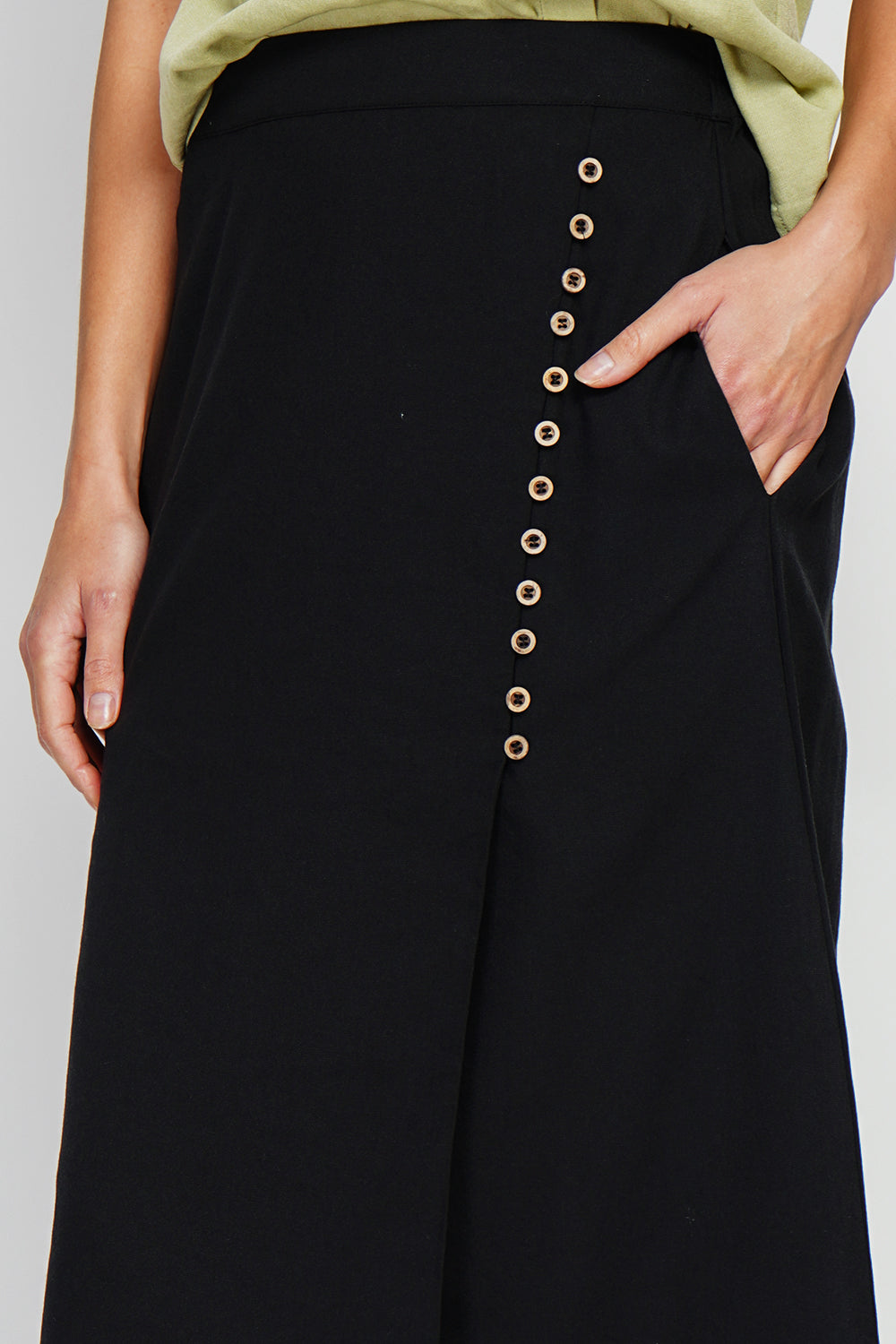 Buttoned front wrap skirt with side pockets