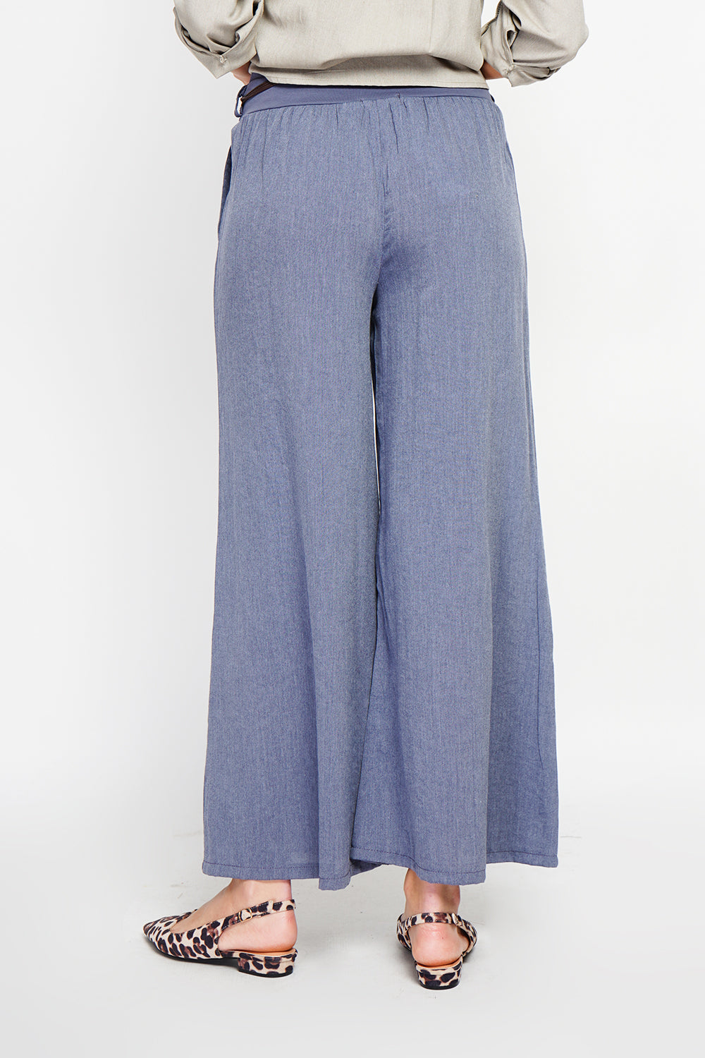 High waisted wide leg pants with pockets and fancy belt