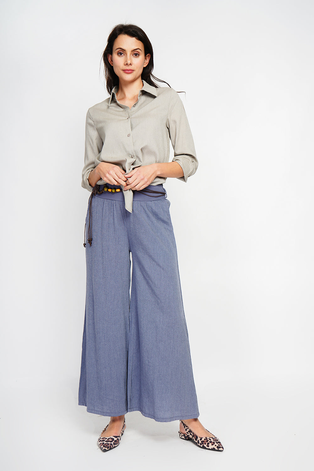 High waisted wide leg pants with pockets and fancy belt