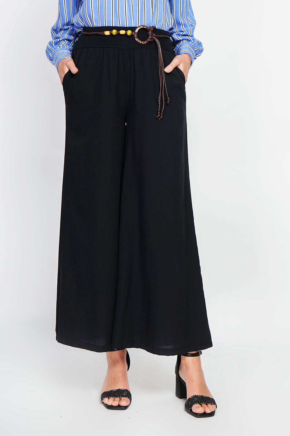 High waisted wide leg pants with pockets and fancy belt