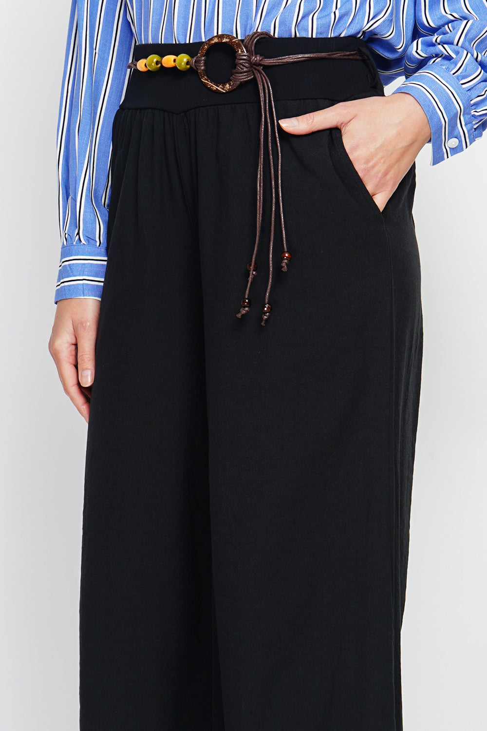 High waisted wide leg pants with pockets and fancy belt