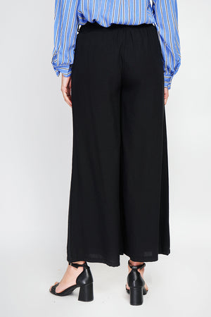 High waisted wide leg pants with pockets and fancy belt