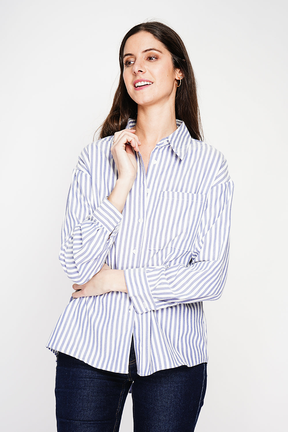 Chemise longue oversize poche poitrine, manches longues – Bleu jean – Le Jardin du Lin