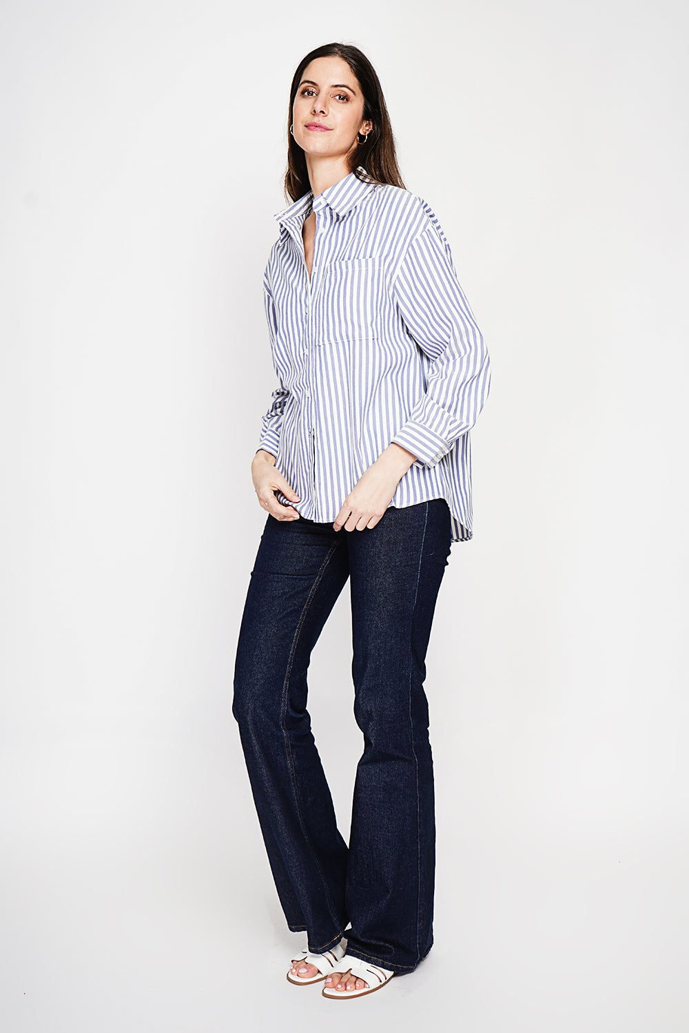 Chemise longue oversize poche poitrine, manches longues – Bleu jean – Le Jardin du Lin