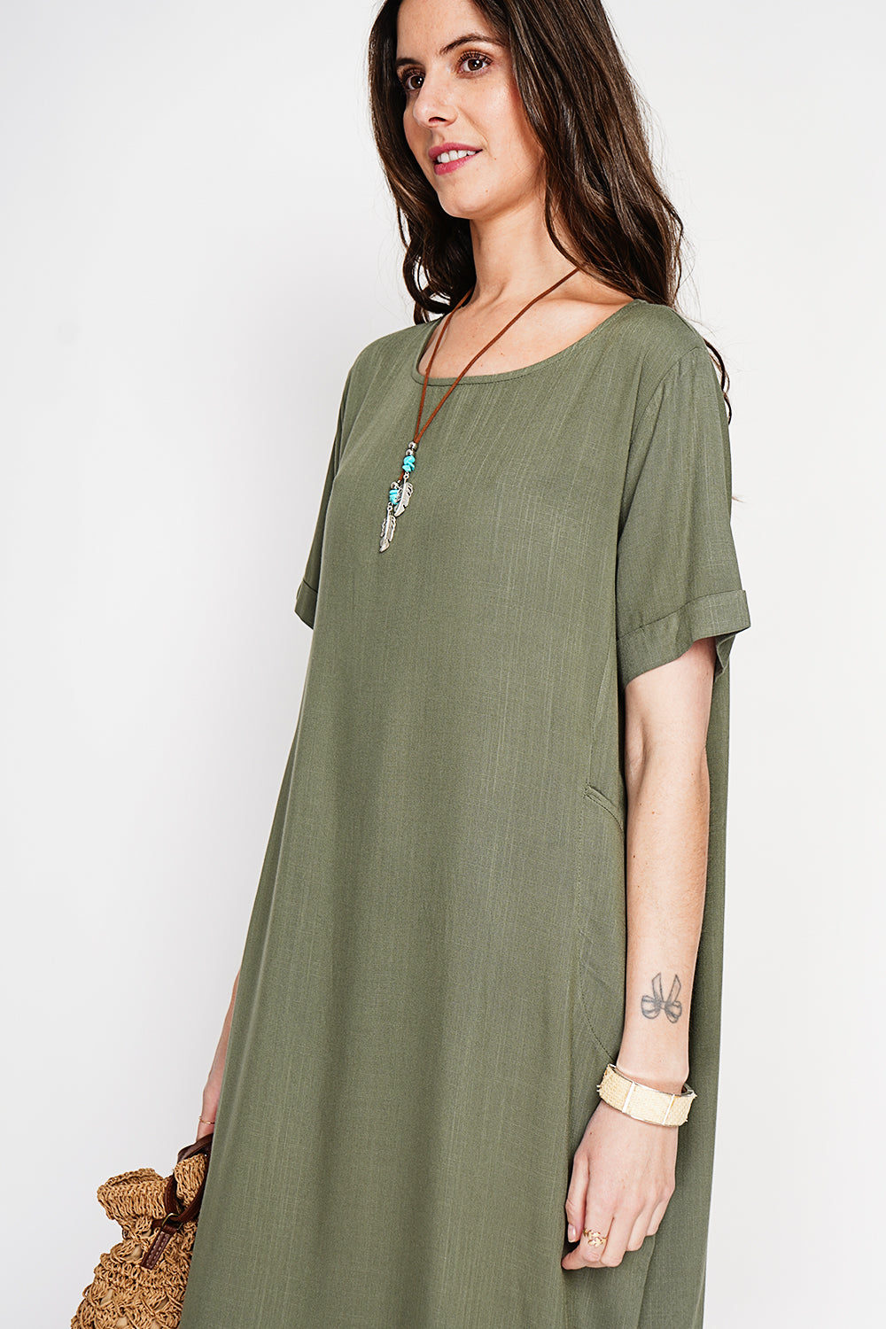 Boat neck dress with front pockets and mid-length sleeves – Khaki – Le Jardin du Lin