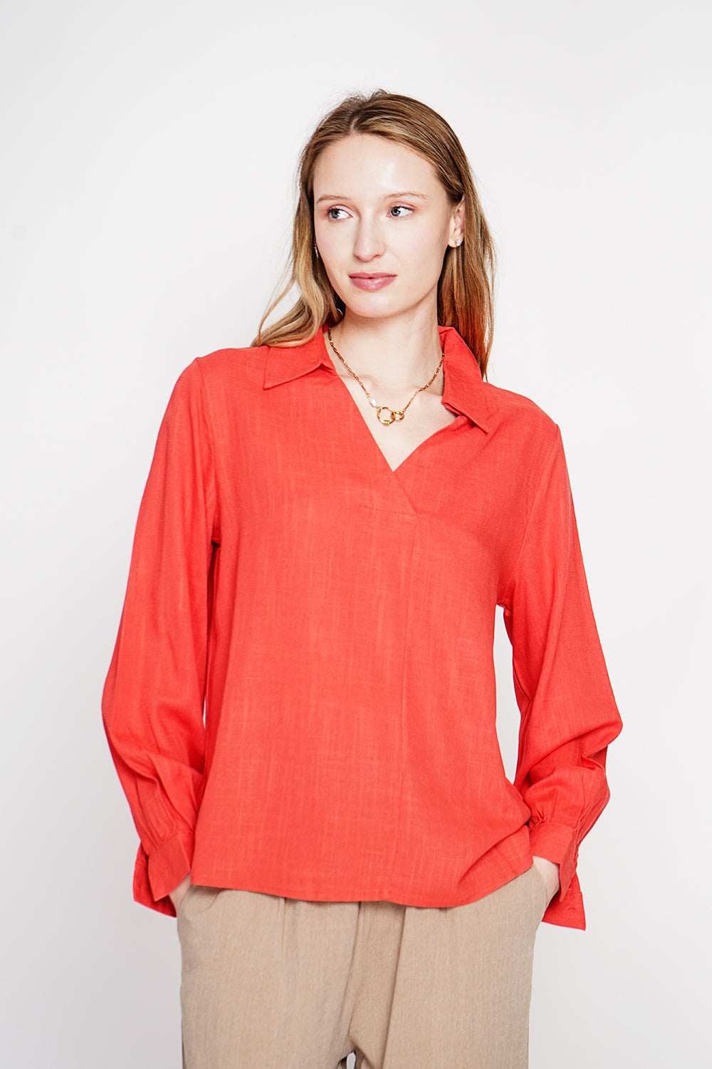 Blouse évasée col chemise, manches longues – Rouge – Le Jardin du Lin