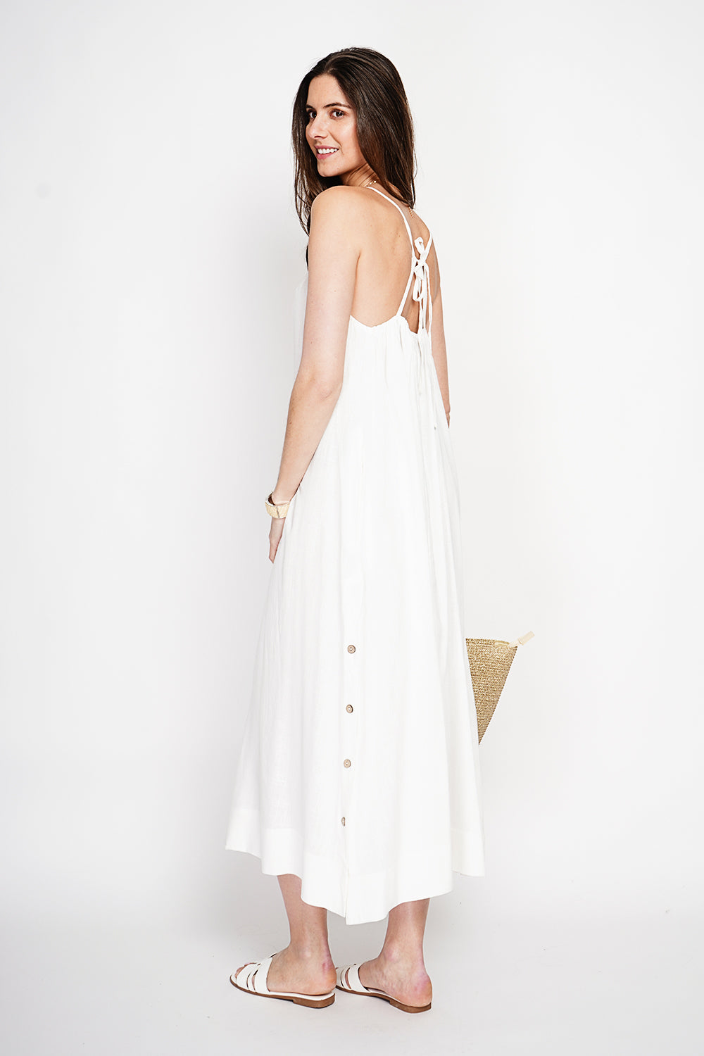Robe longue à bretelles boutonnée sur les côtés – Blanc – Le Jardin du Lin