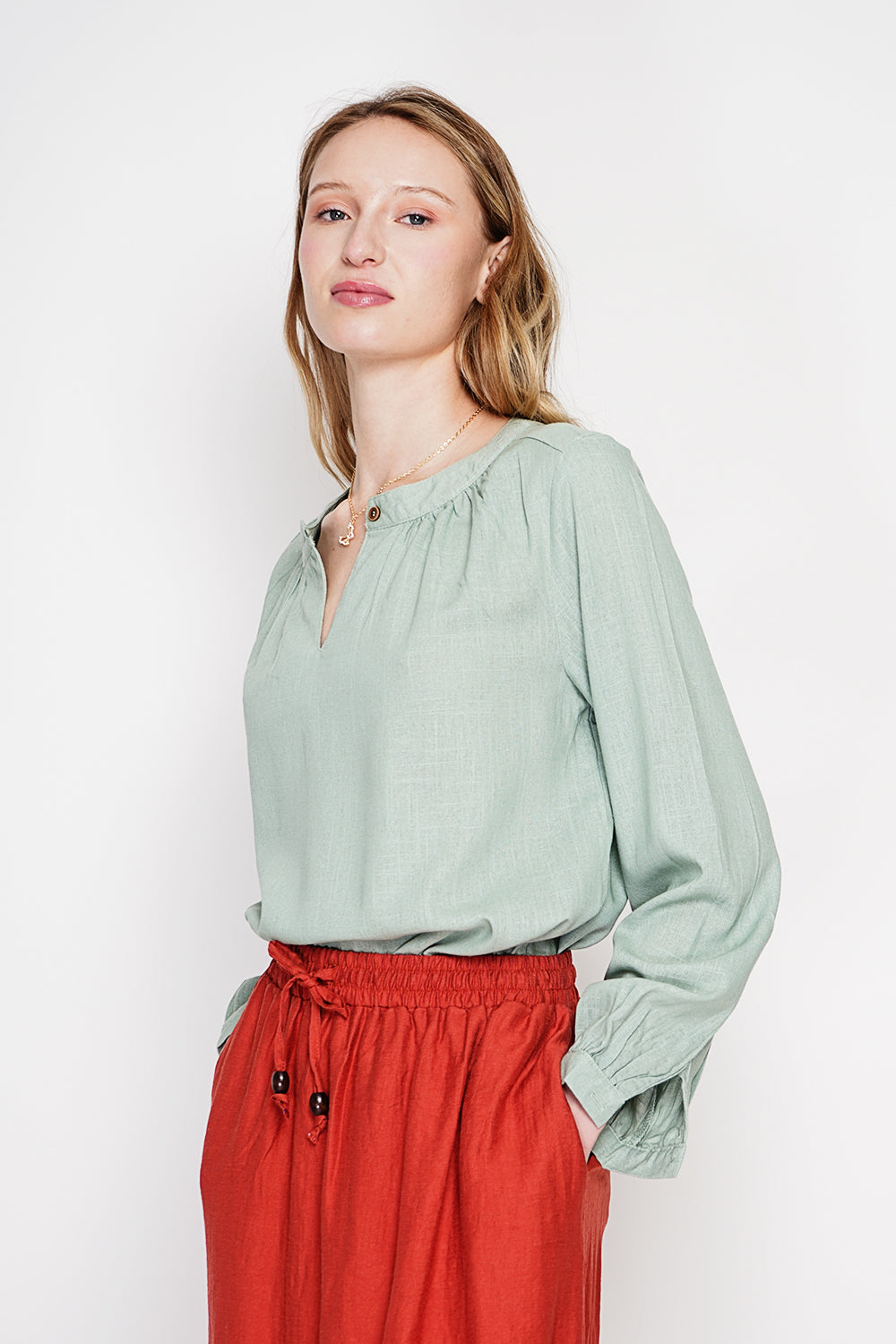 Blouse col tunisien boutonnée, manches longues – Vert jade – Le Jardin du Lin