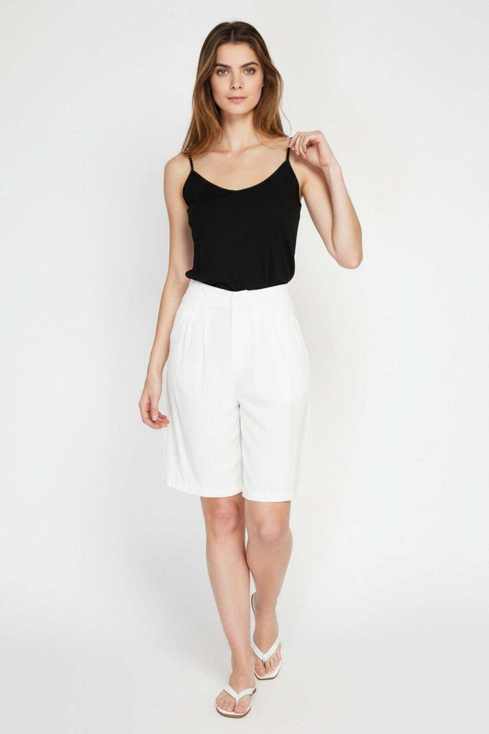 High-waisted Bermuda shorts, straight cut with side pocket – White – Le Jardin du Lin