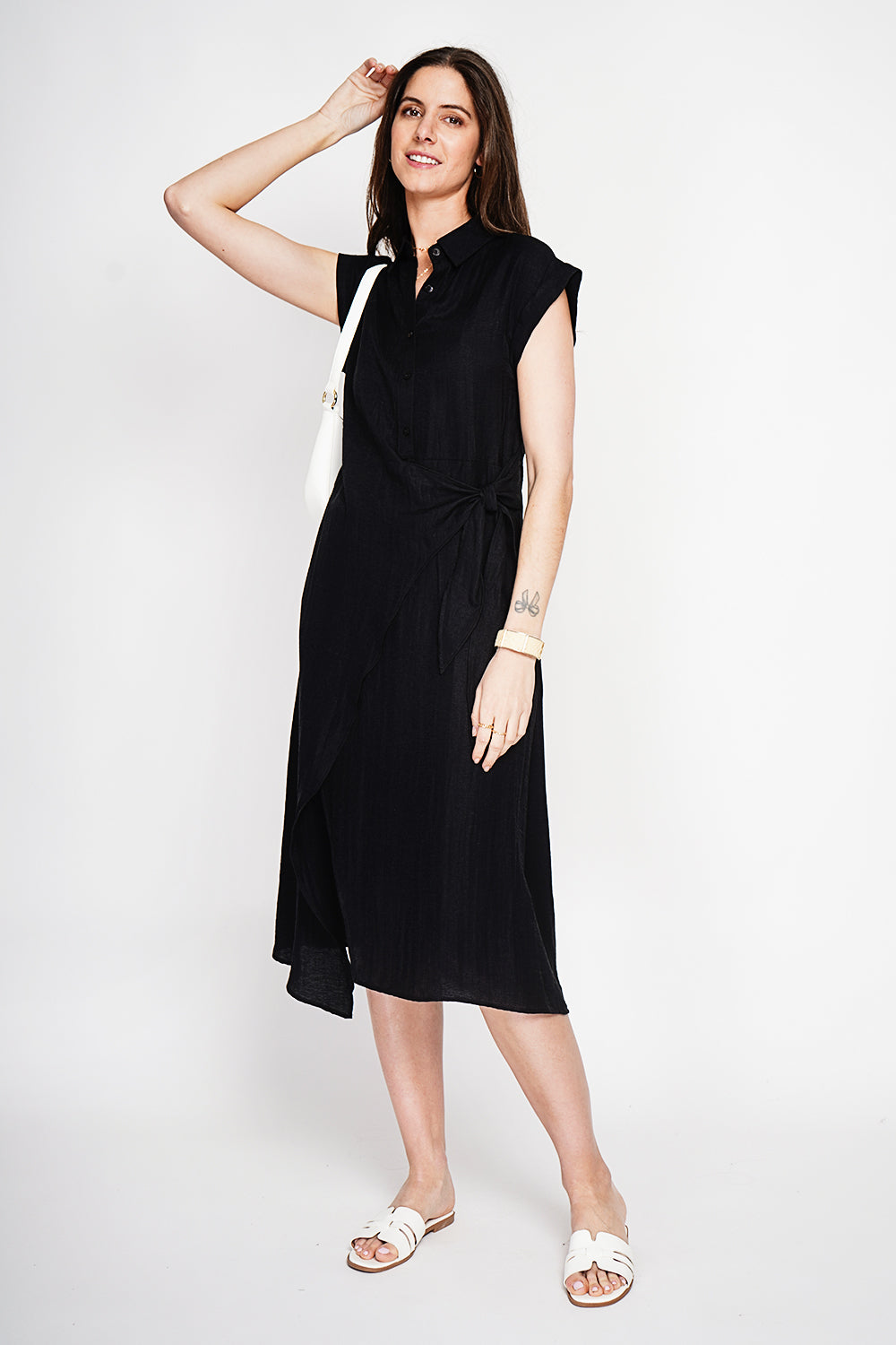 Robe longue col chemise boutonnée devant coupe évasée – Noir – Le Jardin du Lin