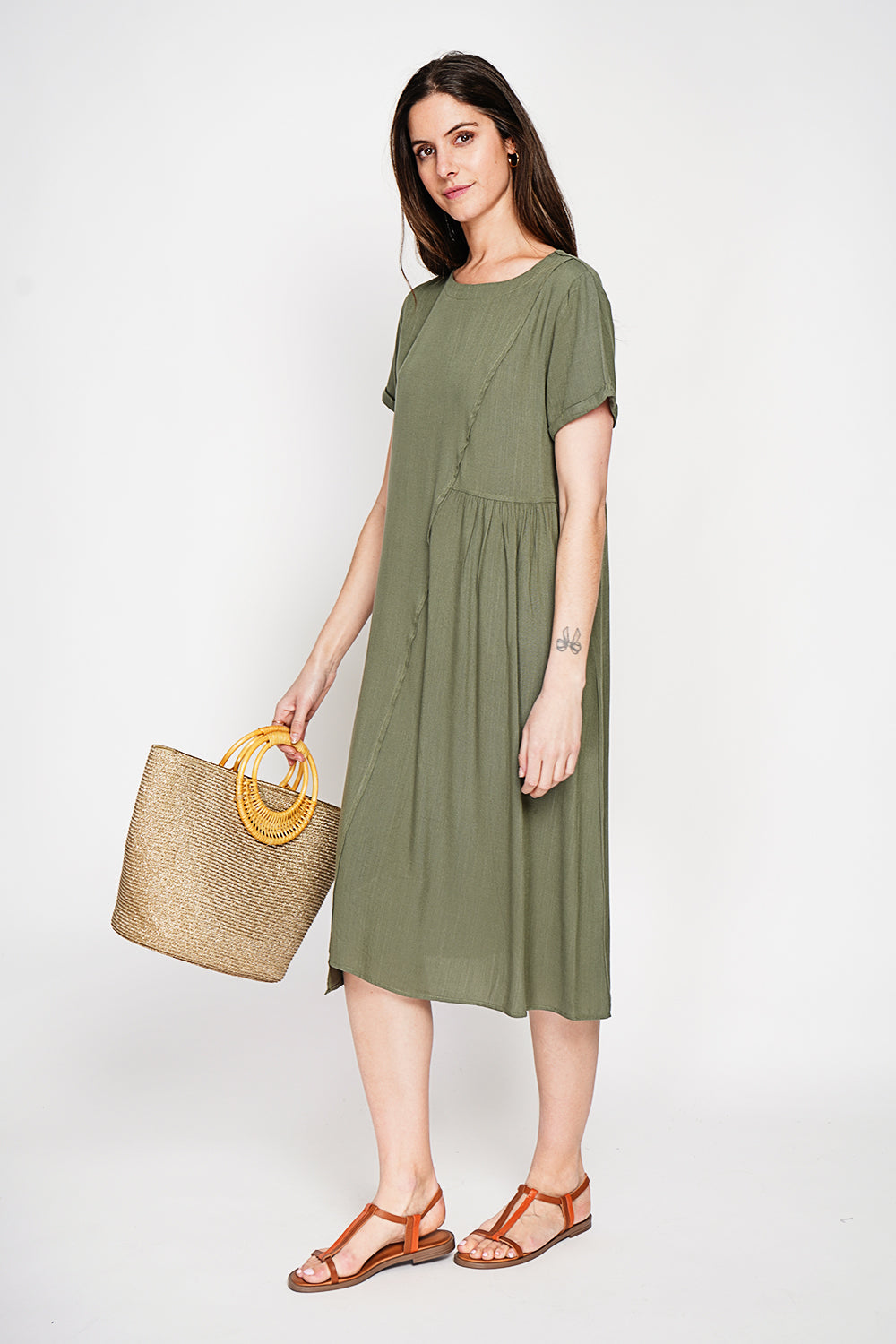 Robe découpe devant évasée à manches courtes – Kaki – Le Jardin du Lin