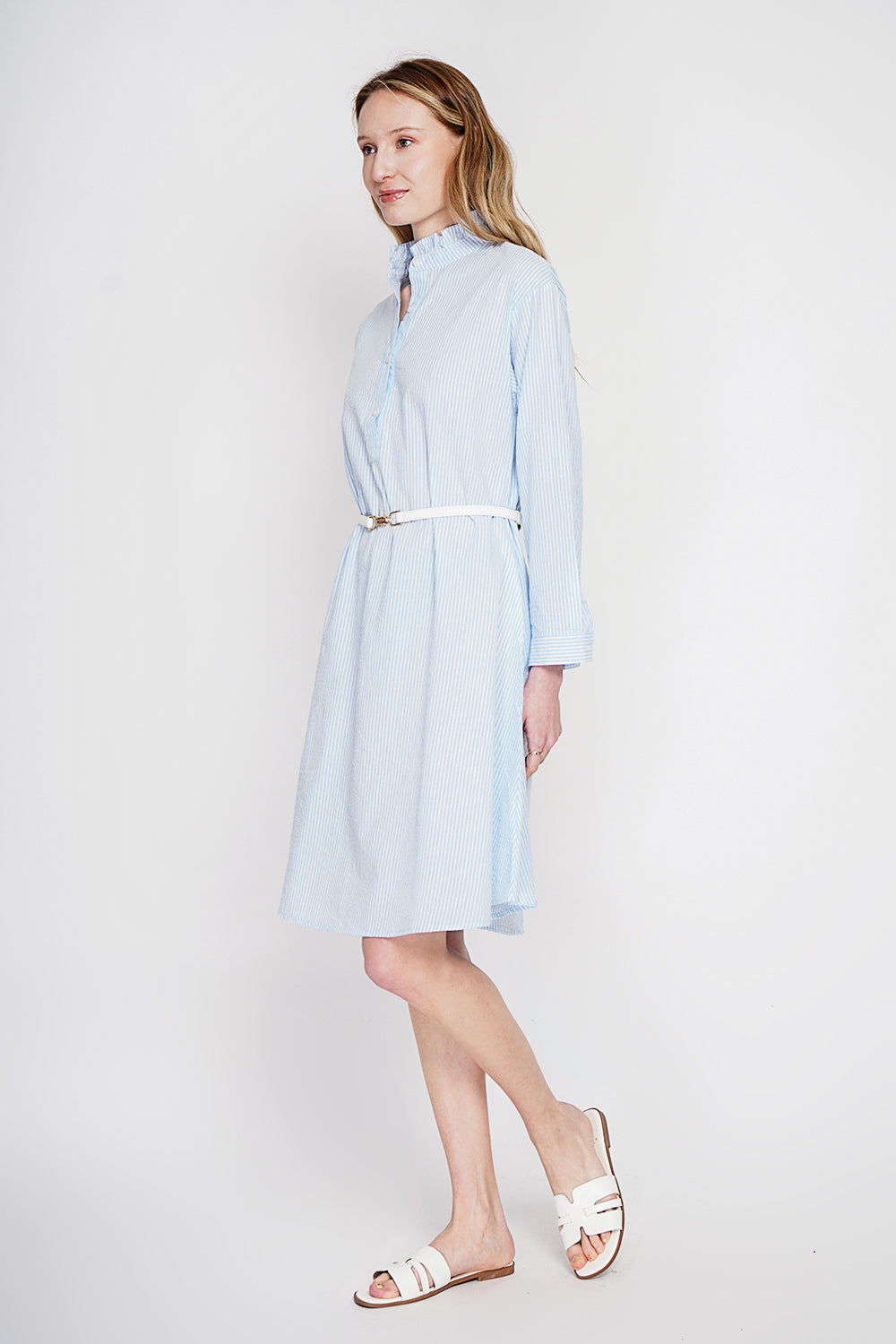 Robe évasée col mao boutonnée, manches longues rayées – Bleu ciel – Le Jardin du Lin