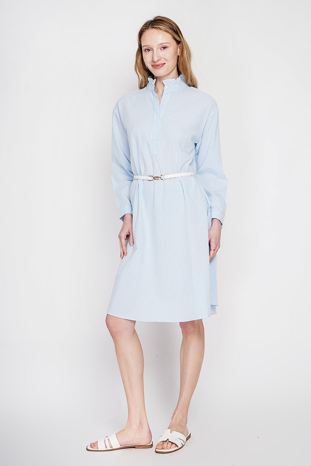 Robe évasée col mao boutonnée, manches longues rayées – Bleu ciel – Le Jardin du Lin