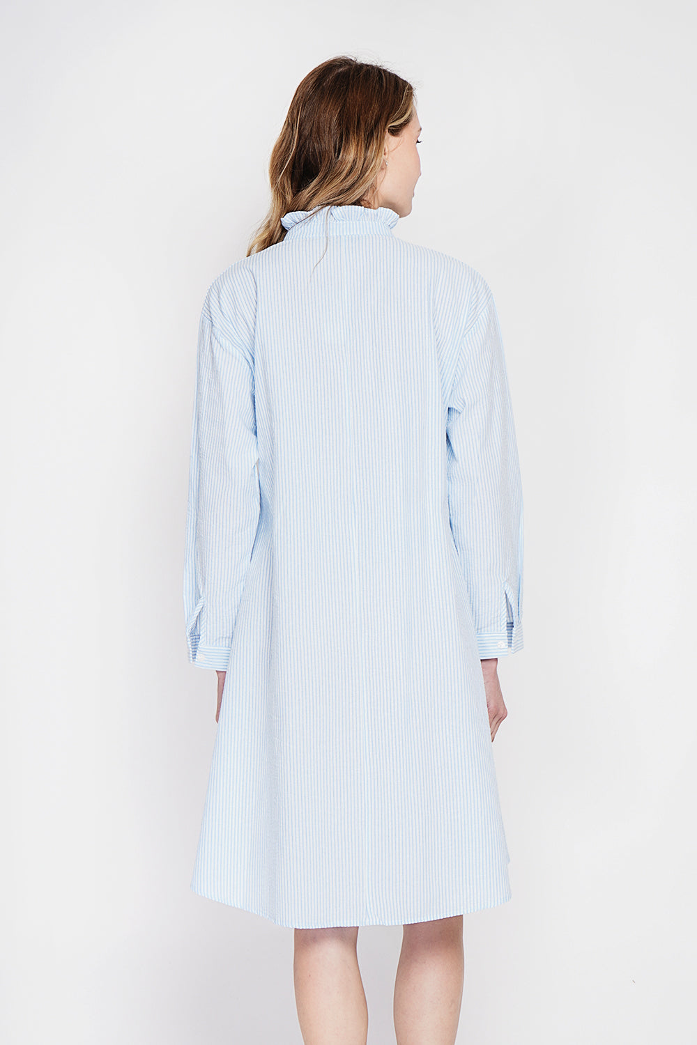 Robe évasée col mao boutonnée, manches longues rayées – Bleu ciel – Le Jardin du Lin