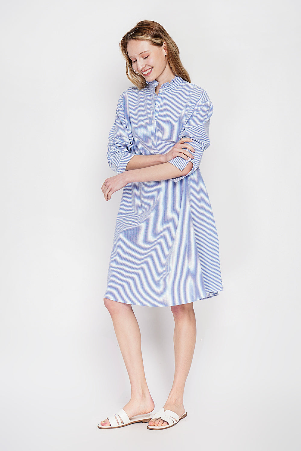 Robe évasée col mao boutonnée, manches longues rayées – Bleu marine – Le Jardin du Lin