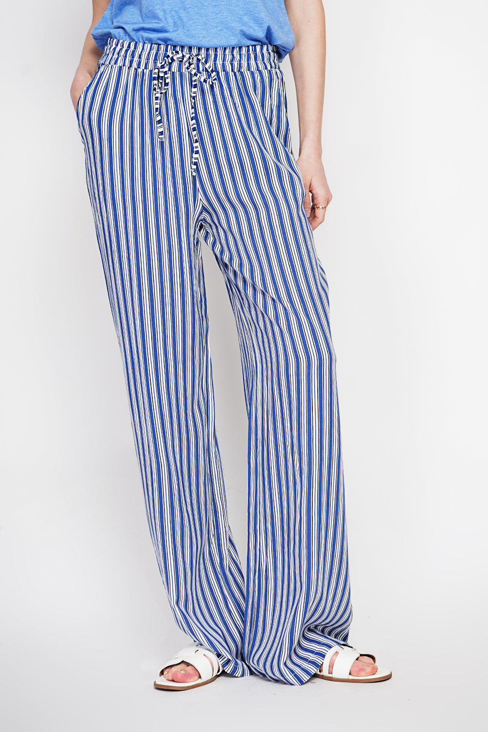 Pantalon rayé taille haute à cordon et poches – Bleu marine – Le Jardin du Lin
