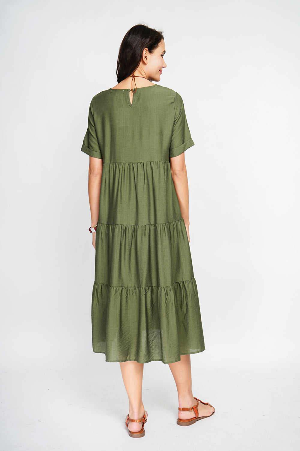 Robe longue coupe babydoll à manches courtes – Kaki – Le Jardin du Lin
