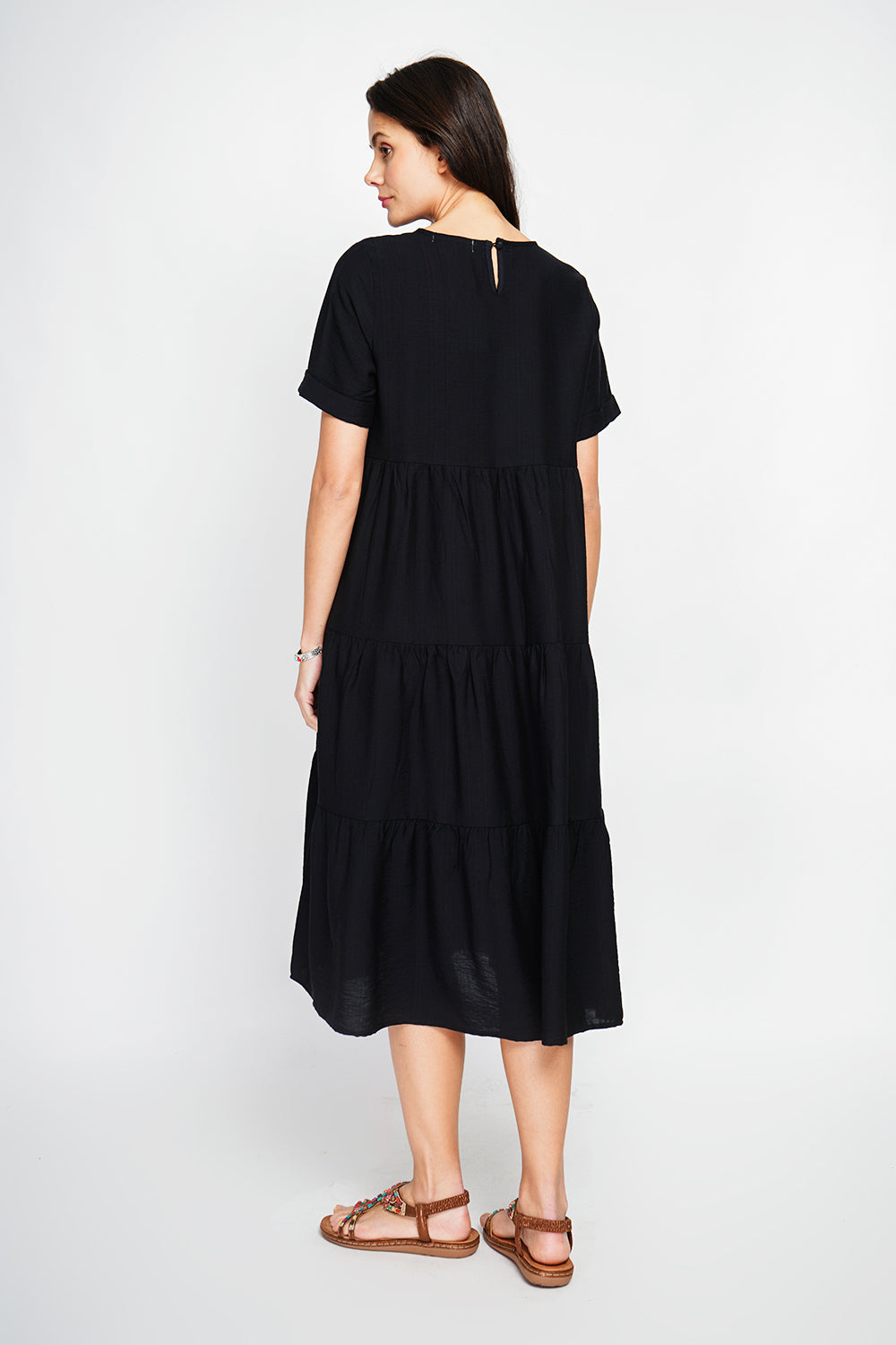 Robe longue coupe babydoll à manches courtes – Noir – Le Jardin du Lin