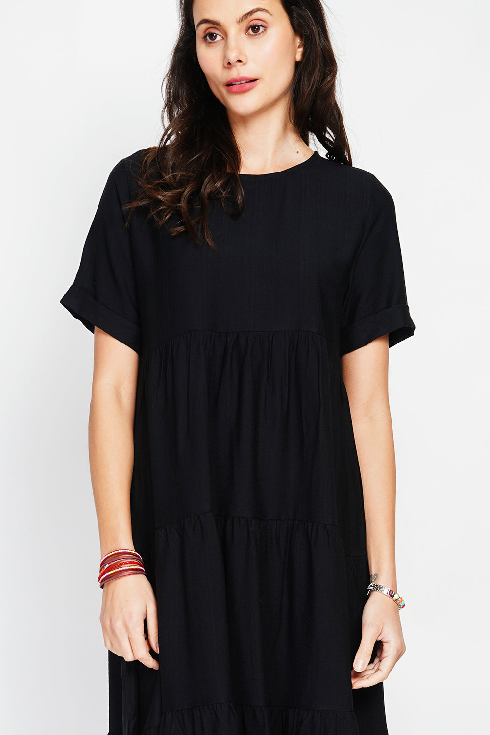 Robe longue coupe babydoll à manches courtes – Noir – Le Jardin du Lin